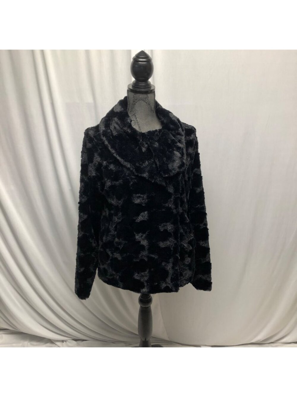 Yumi Kim Outerwear Black Faux Fur Coat Womens Size 8-10 Lined Comfy Classy